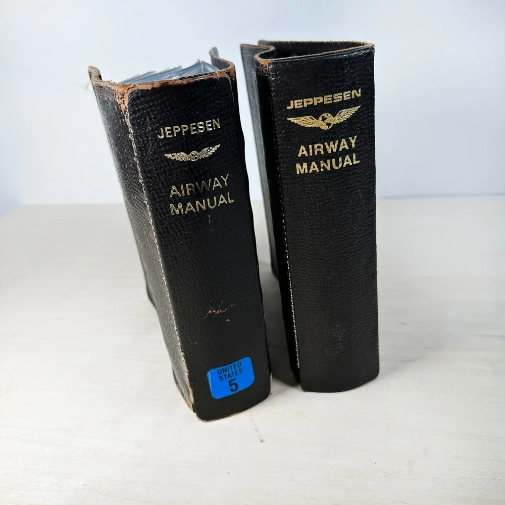 Two Vintage Jeppesen‎ Leather Binders 7 Ring Airway Manuals Top Grain Inserts